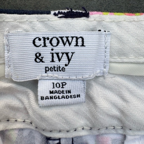 Crown & Ivy Caroline Navy Elephant Print Shorts Sz 10P - Picture 3 of 3